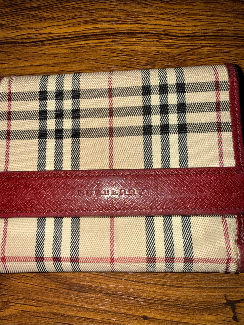 Burberry Beige Check Card Wallet with Burgundy Trim - Picture 3 of 15